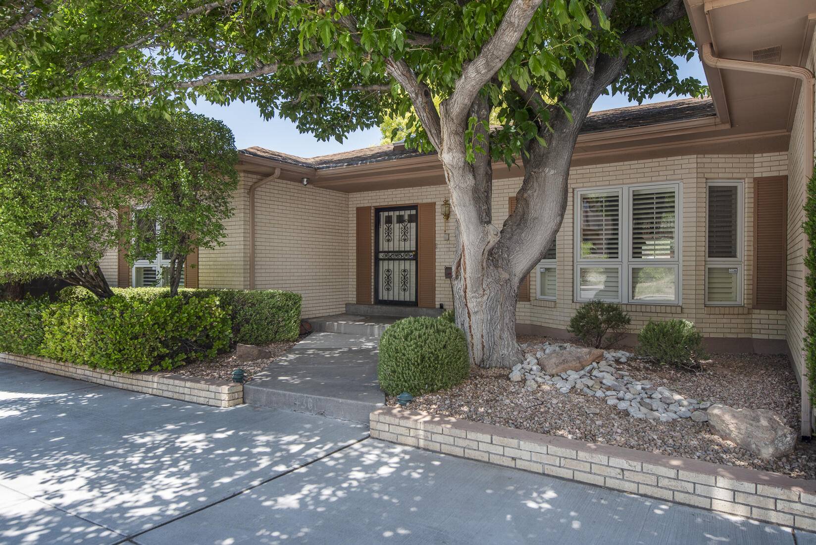 Albuquerque, NM 87110,4301 Royene AVE NE