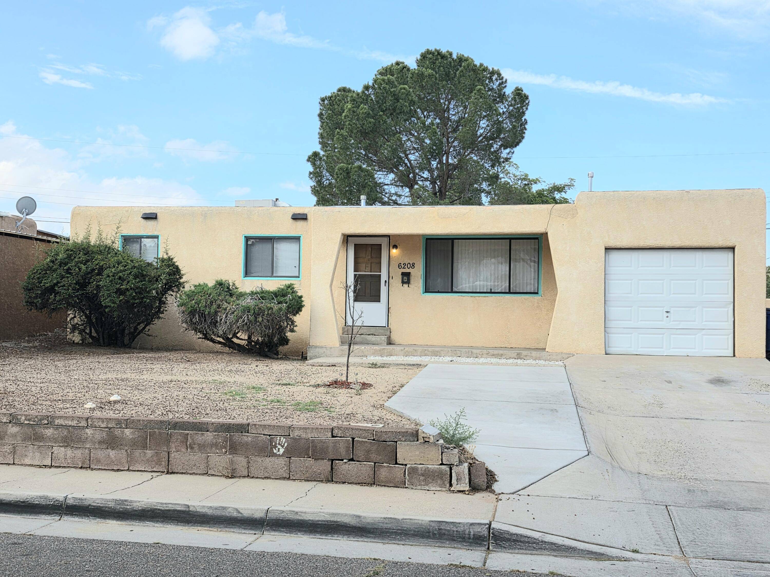 6208 ZIMMERMAN AVE NE, Albuquerque, NM 87110