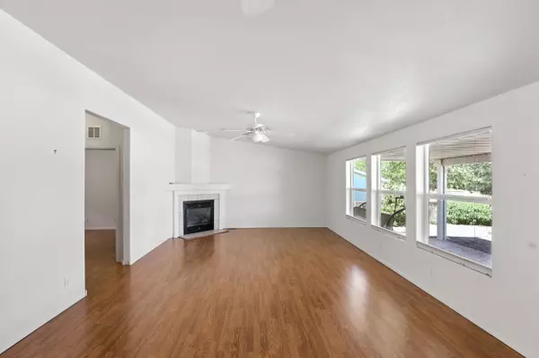 Belen, NM 87002,202 SUNRISE BLUFFS DR