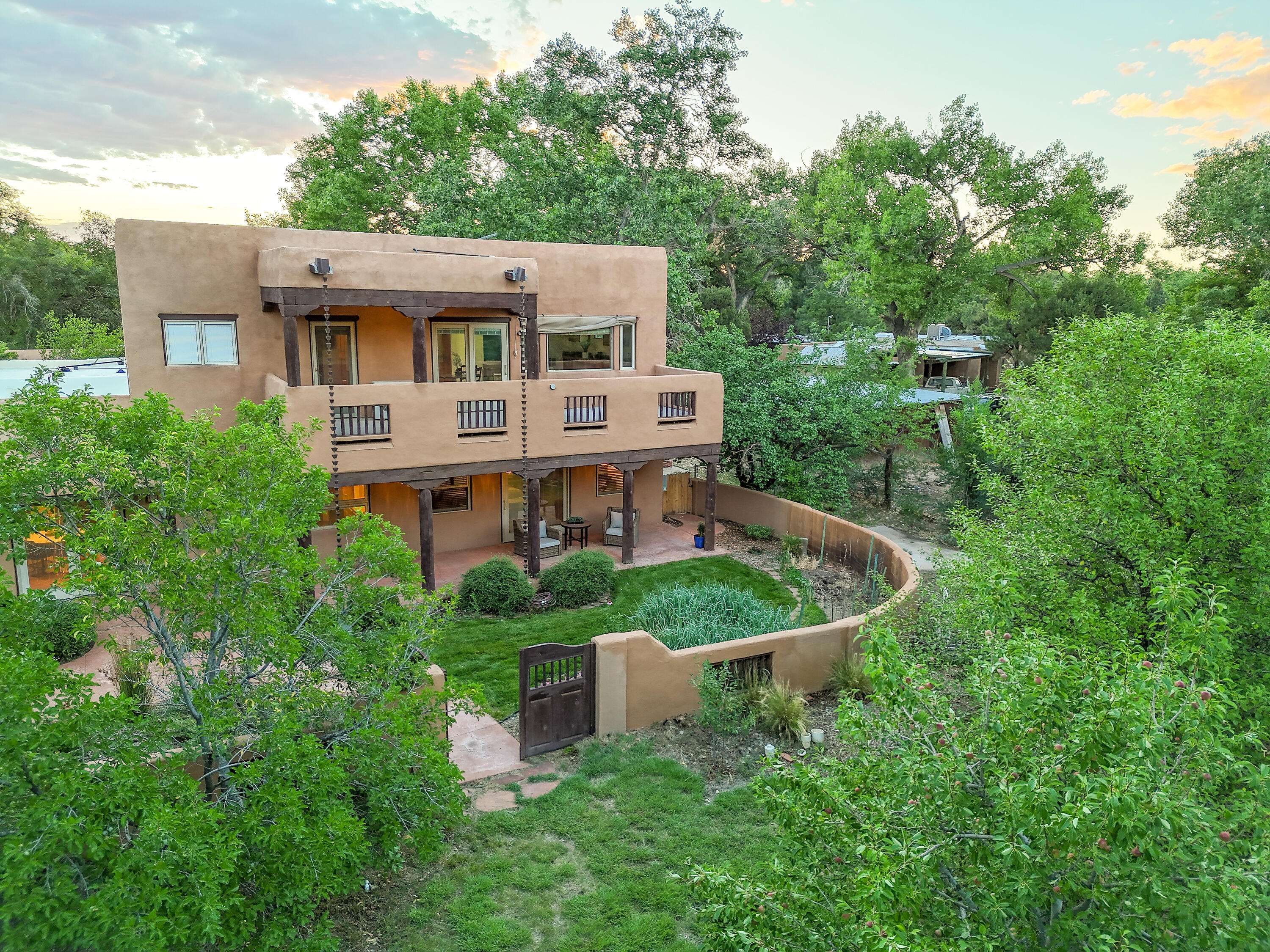 2505 ELFEGO RD NW, Albuquerque, NM 87107