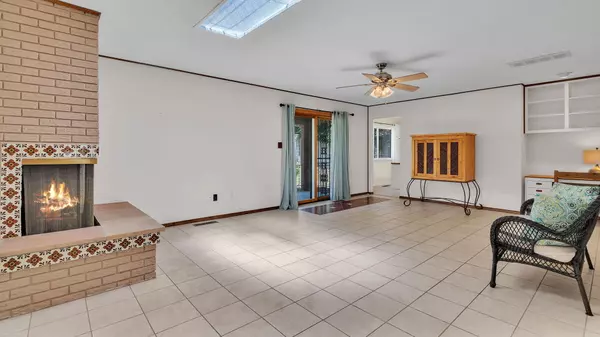 Albuquerque, NM 87111,13101 COMANCHE RD NE