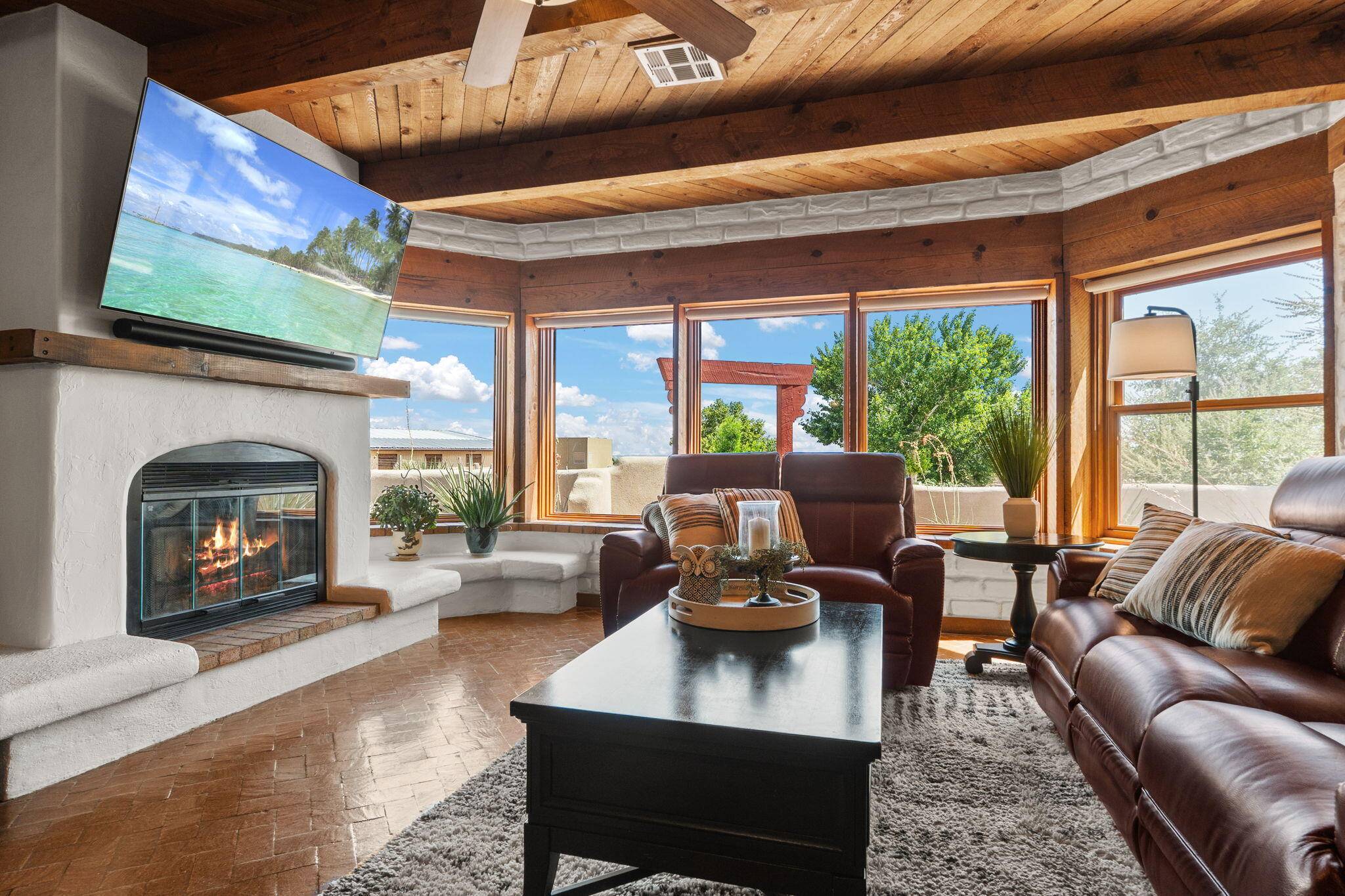Corrales, NM 87048,1524 W MEADOWLARK LN