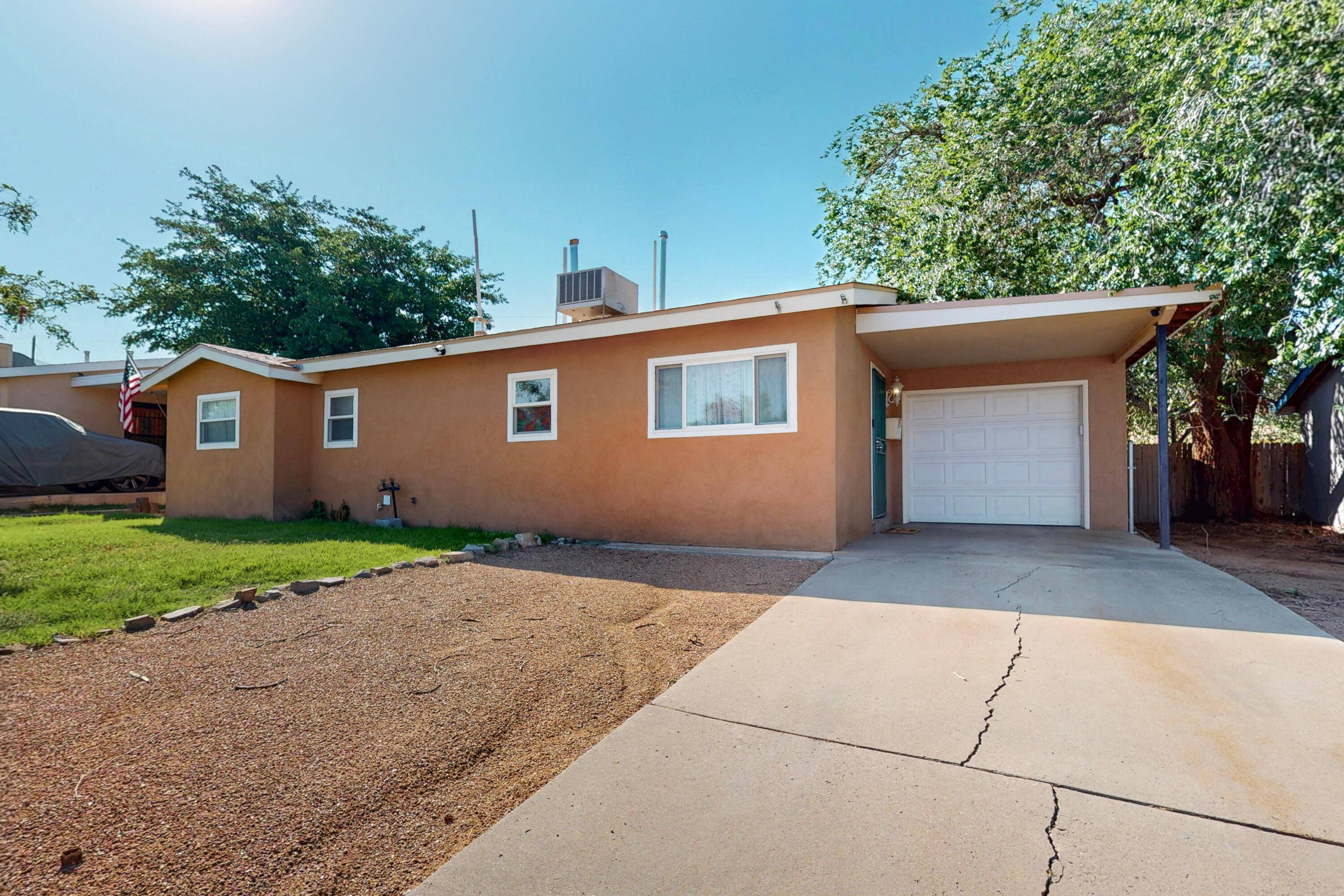 11208 Haines AVE NE, Albuquerque, NM 87112