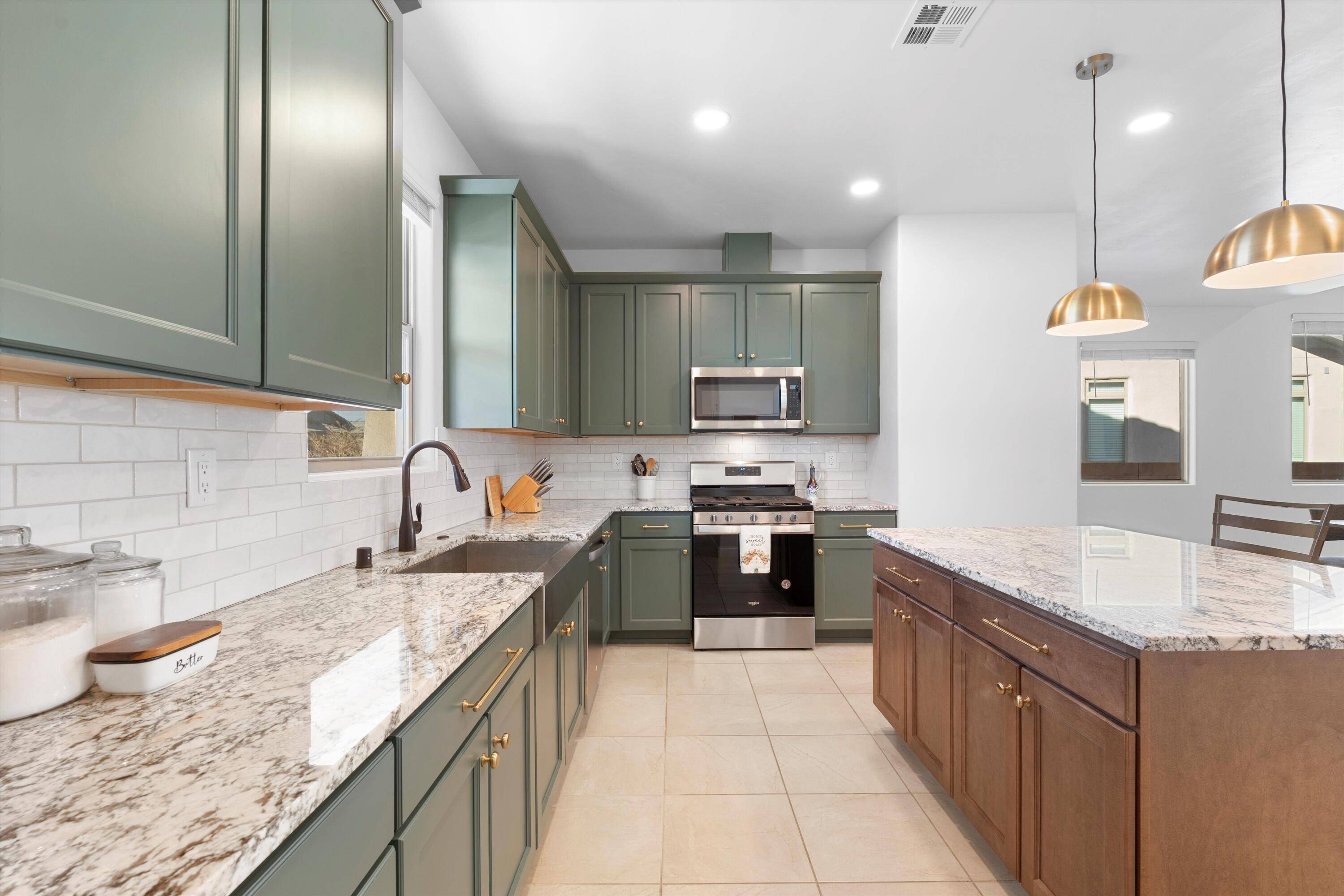 Albuquerque, NM 87106,6052 Nauman DR SE