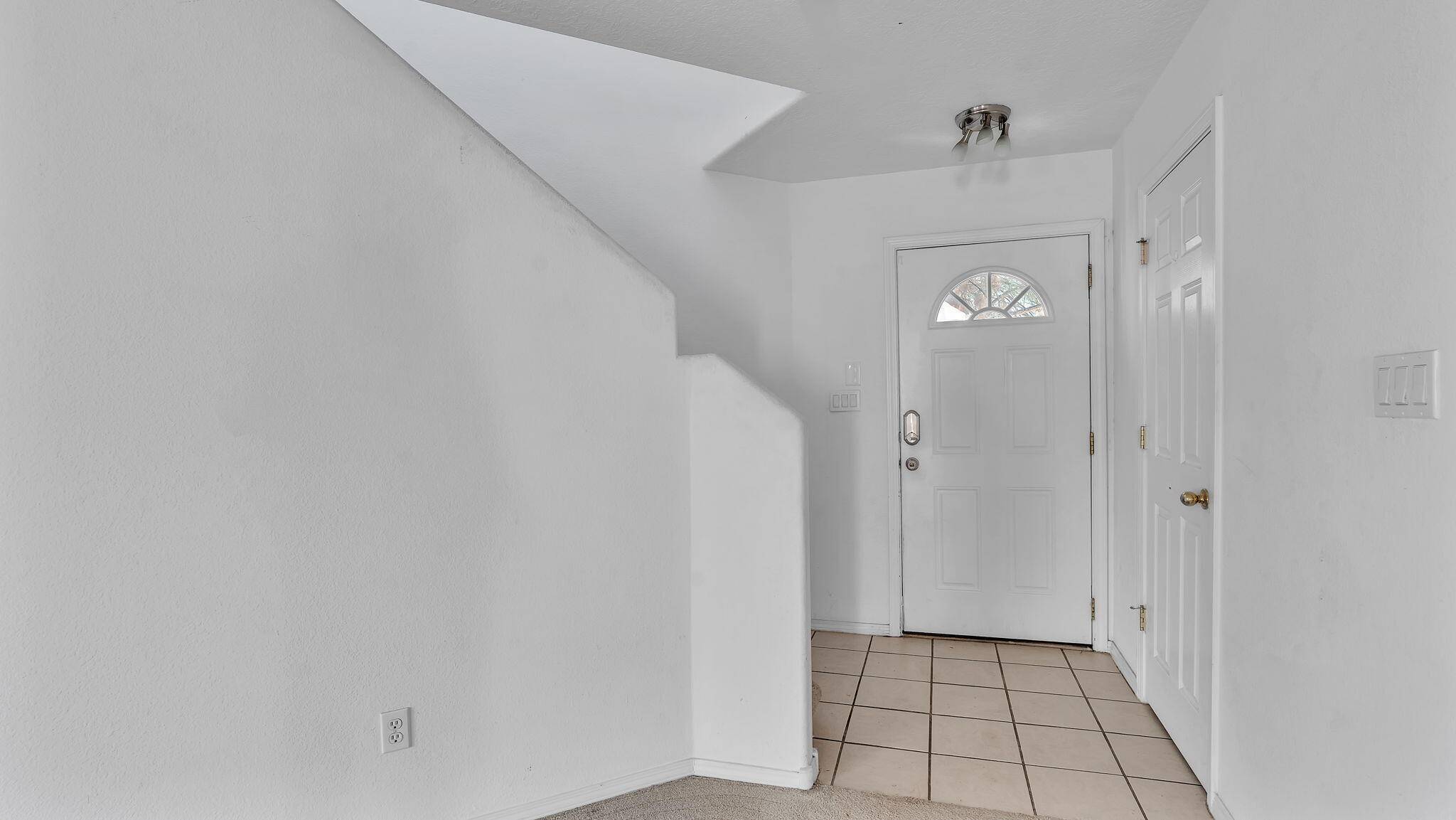 Albuquerque, NM 87110,4247 ALTURA VISTA LN NE