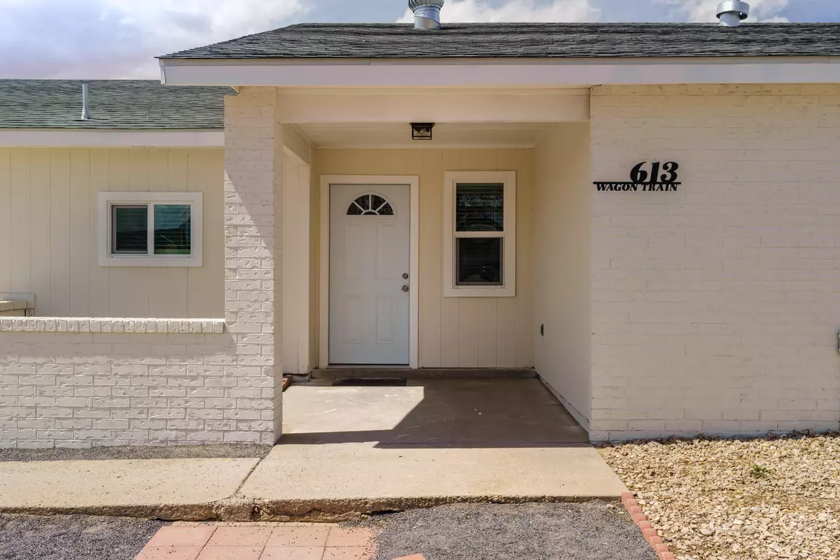 Rio Rancho, NM 87124,613 Wagon Train Drive SE DR SE