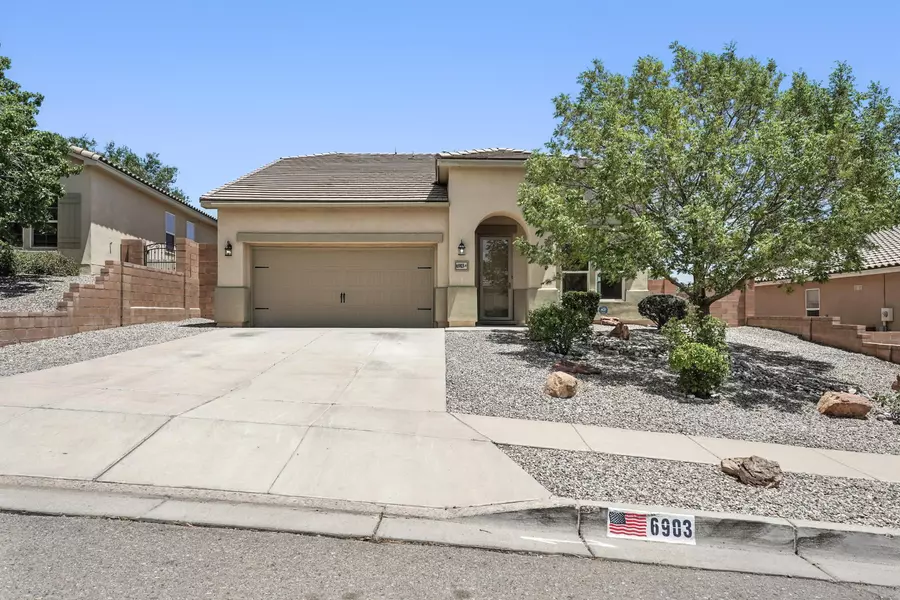 6903 WRANGELL LOOP NE, Rio Rancho, NM 87144