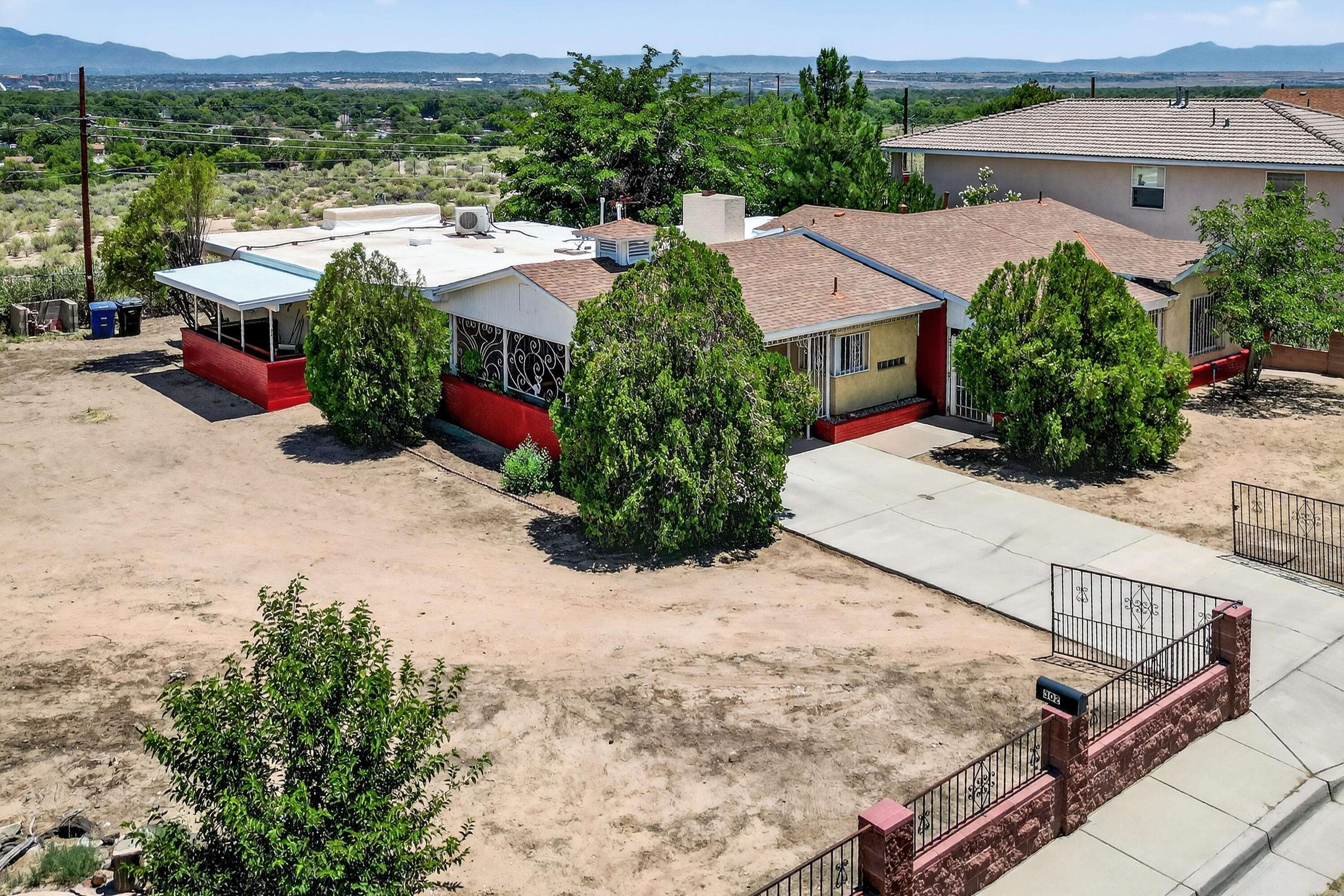 Albuquerque, NM 87105,302 Crestview DR SW