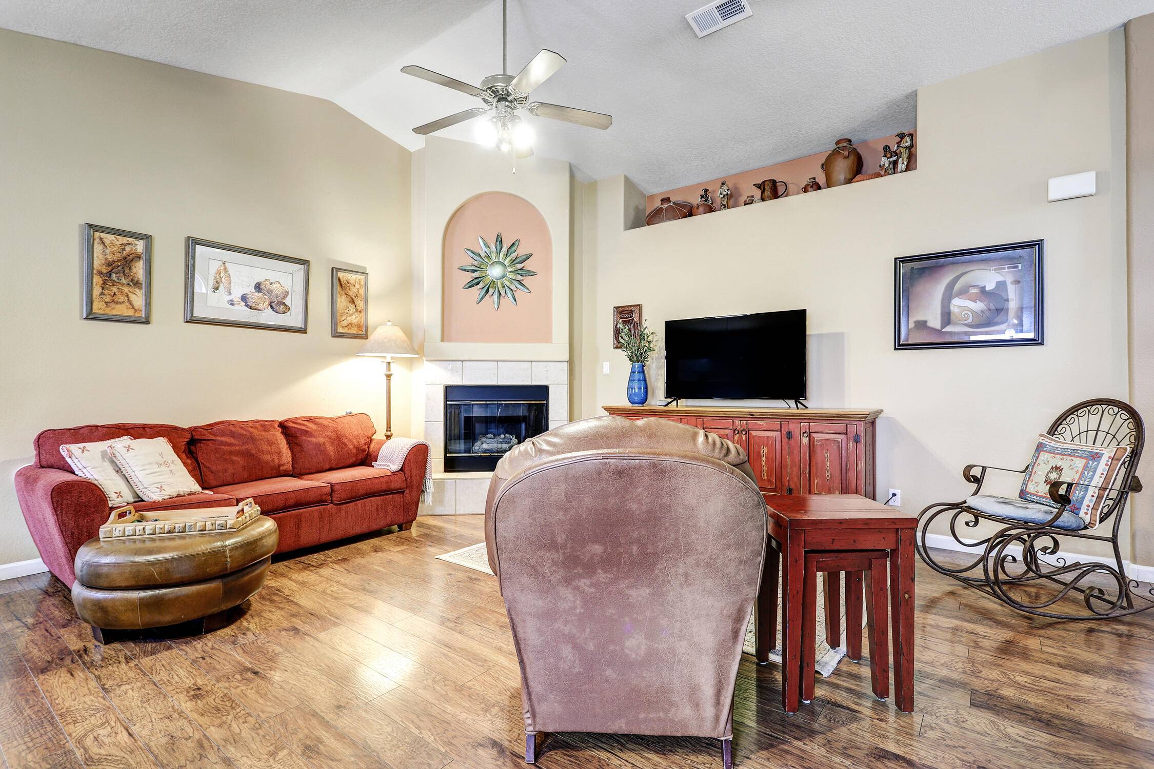 Albuquerque, NM 87113,7012 RED HAWK RD NE