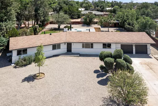 Los Ranchos, NM 87107,336 ENCHANTED VALLEY PL NW