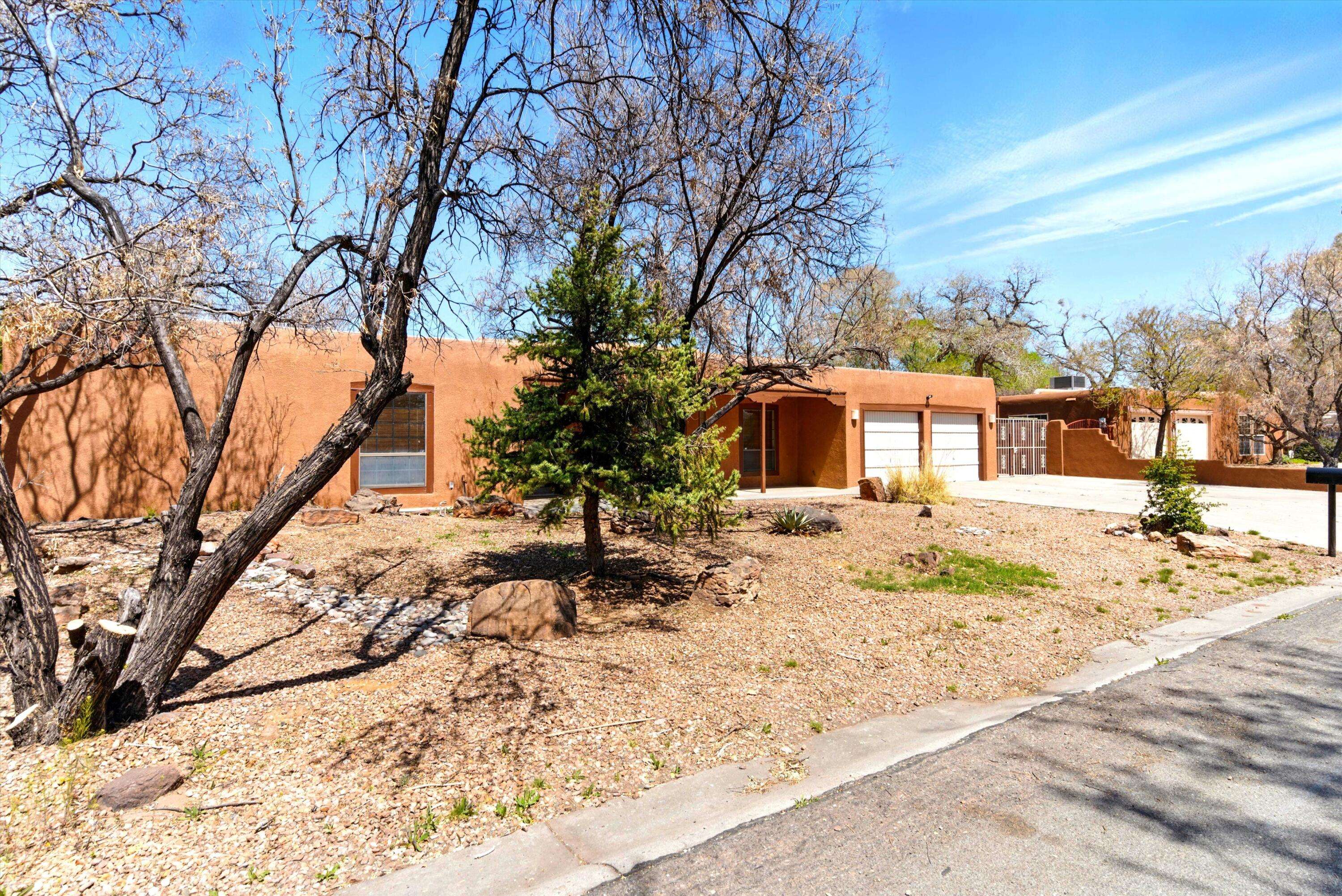 Albuquerque, NM 87104,3215 LA MANCHA DR NW