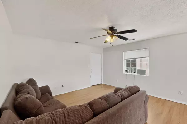 Albuquerque, NM 87108,530 ALVARADO DR SE