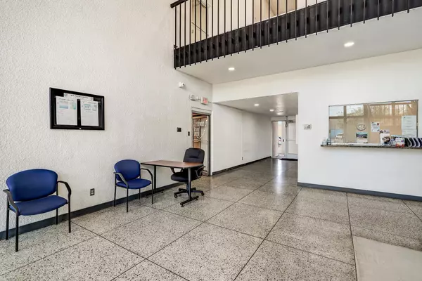 Albuquerque, NM 87108,5101 COPPER AVE NE