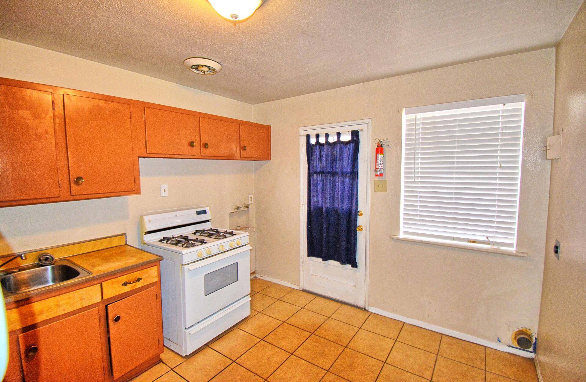 Albuquerque, NM 87108,304 TEXAS ST SE