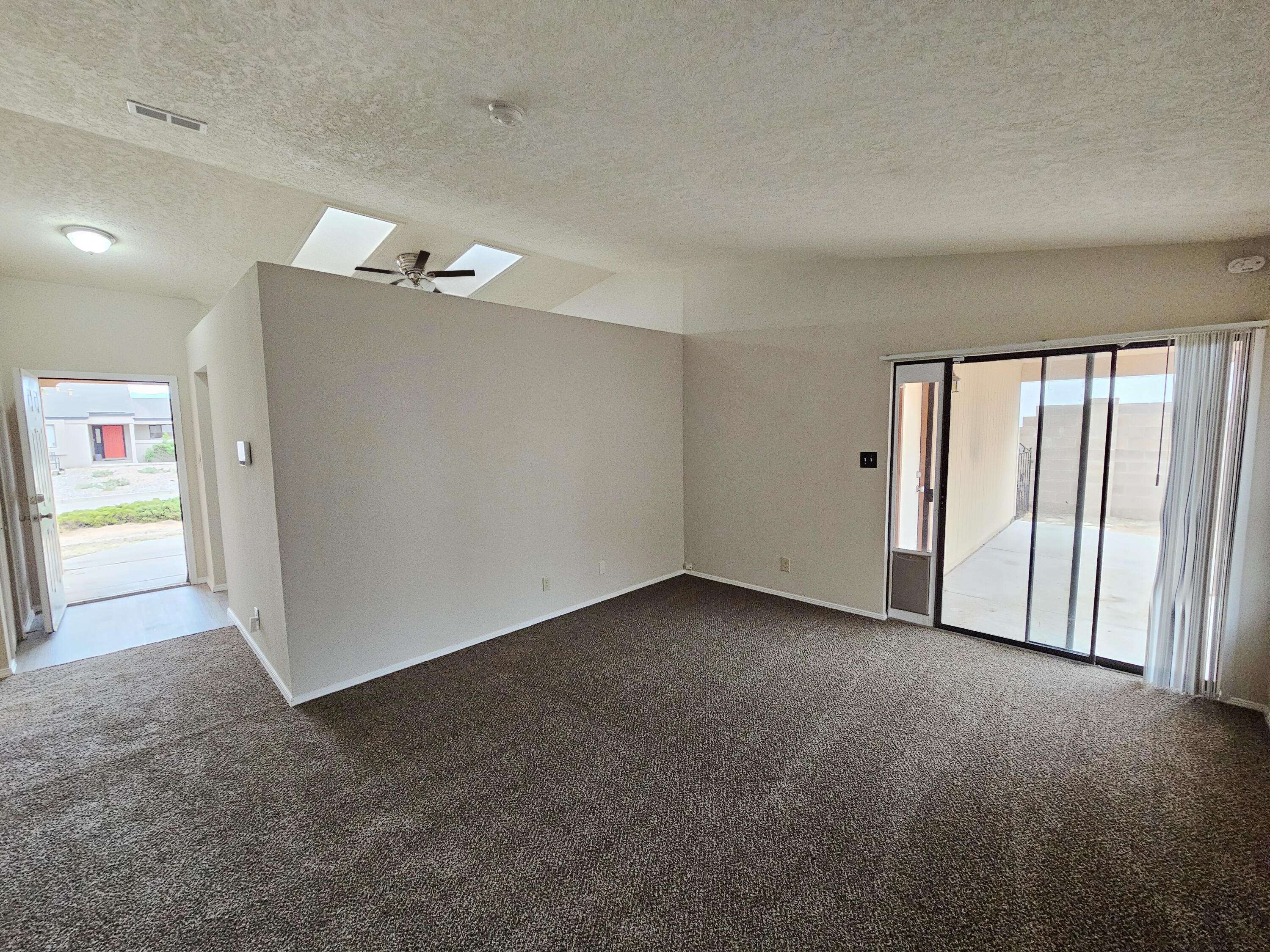 Rio Rancho, NM 87144,1905 ROANOKE DR NE