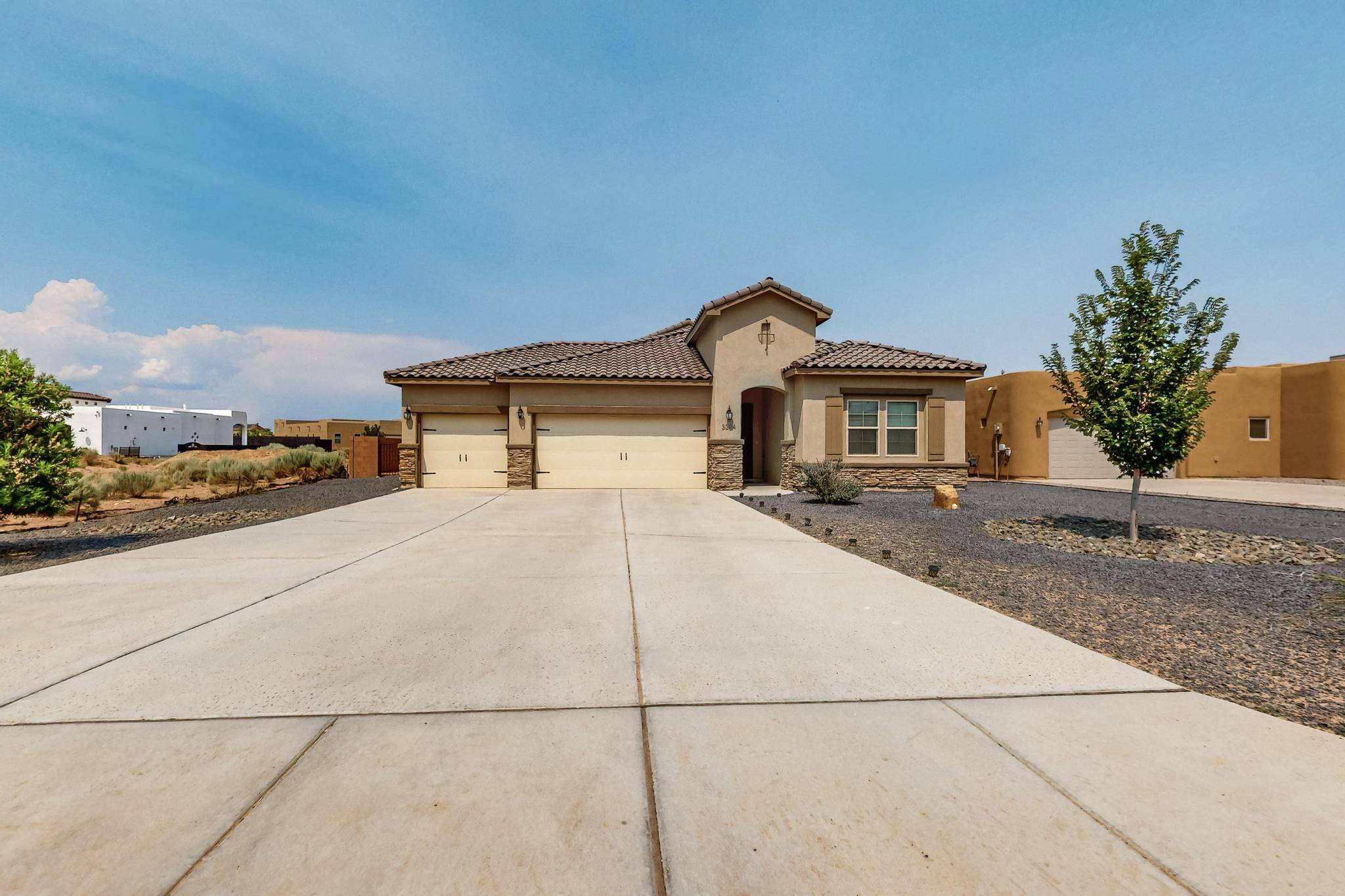 Rio Rancho, NM 87144,3304 FENNEL RD NE