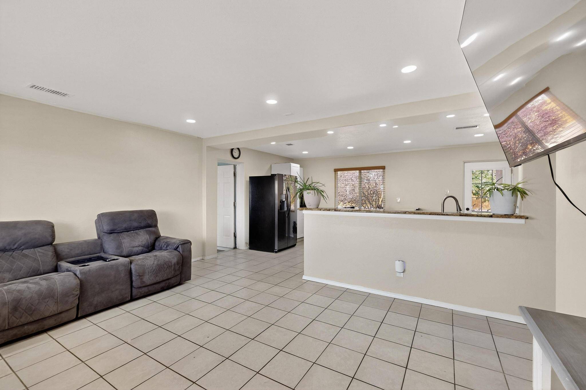 Albuquerque, NM 87121,1111 CARLA ST SW