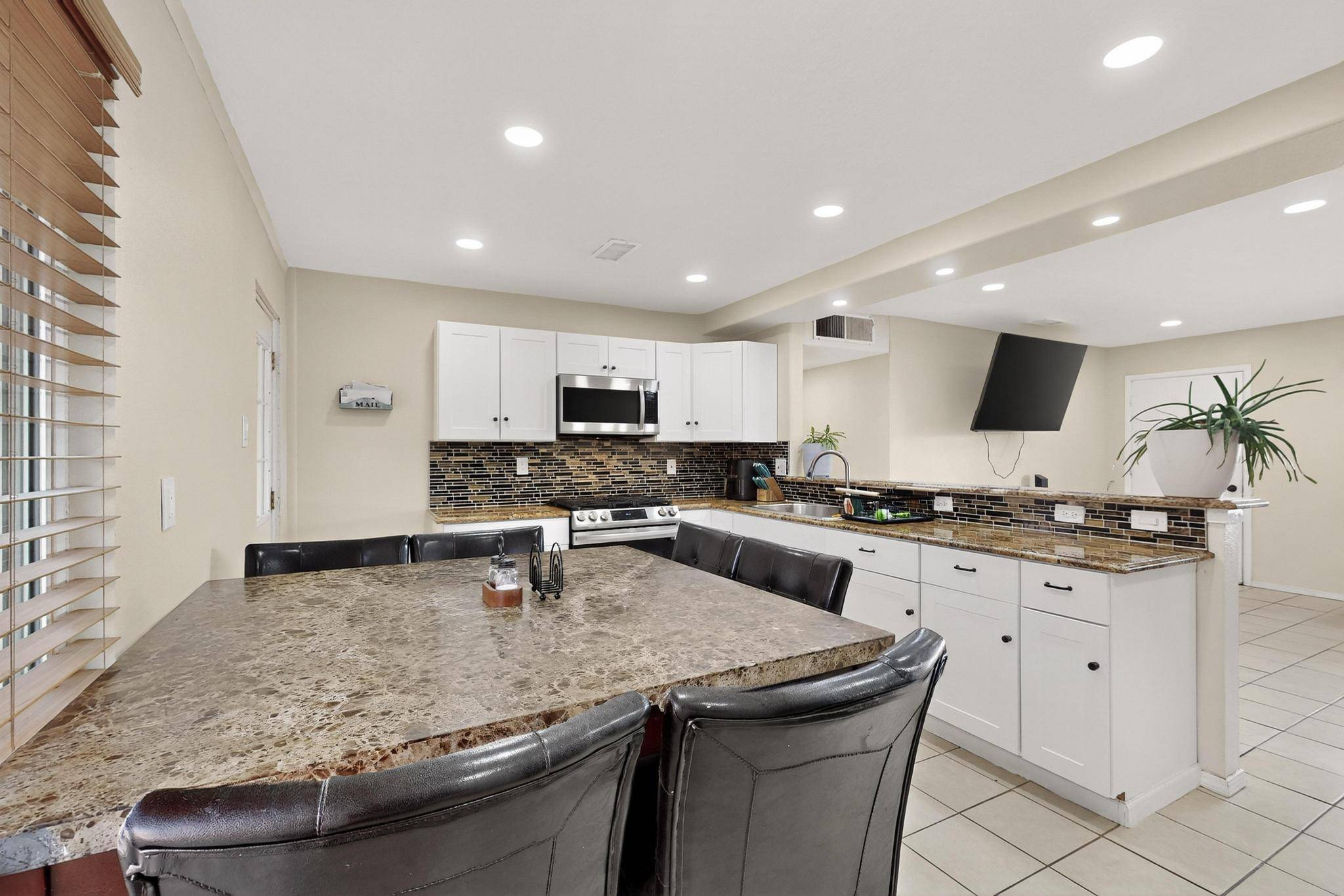 Albuquerque, NM 87121,1111 CARLA ST SW