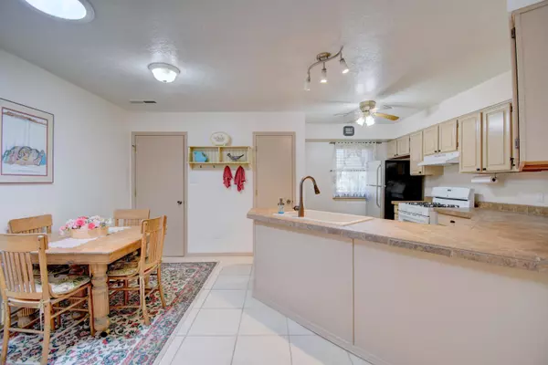 Edgewood, NM 87015,93 DINKLE RD