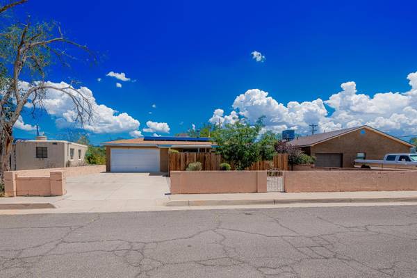 2808 ALISO DR NE, Albuquerque, NM 87110