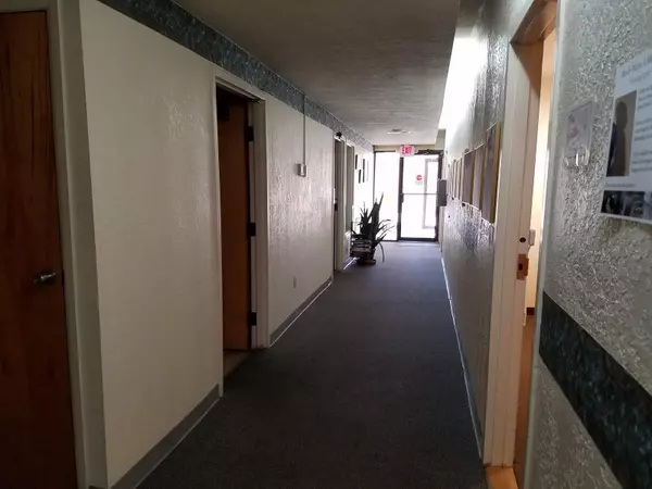 Albuquerque, NM 87110,1101 CARDENAS DR NE #106