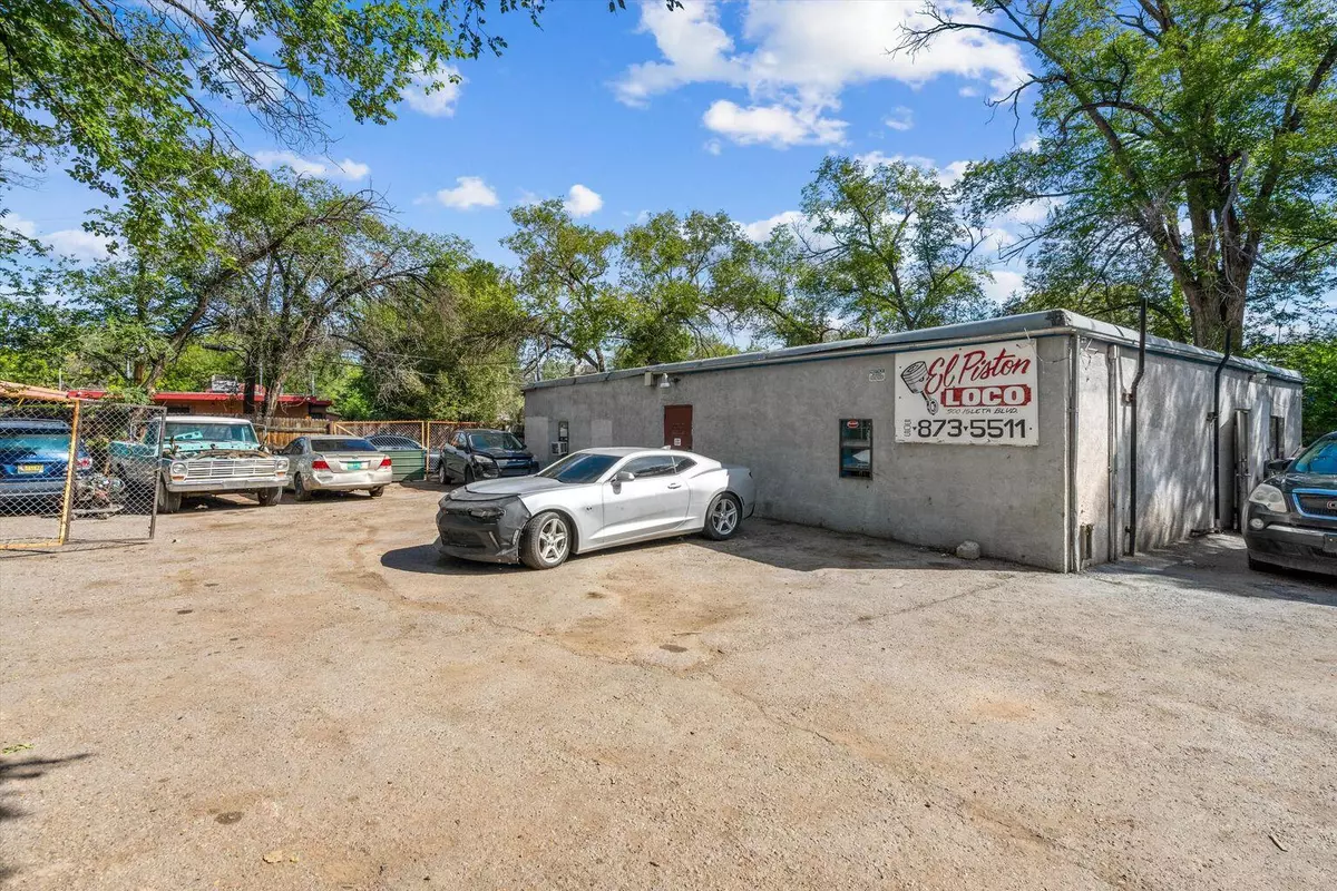 Albuquerque, NM 87105,500 Isleta BLVD SW
