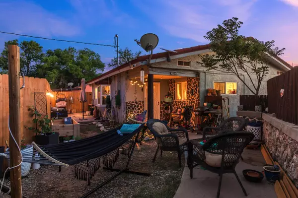 Santa Cruz, NM 87567,1004 State Road 76