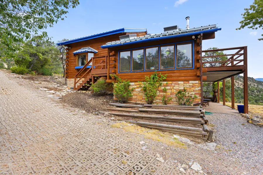 80 EL CERRITO PL, Jemez Springs, NM 87025
