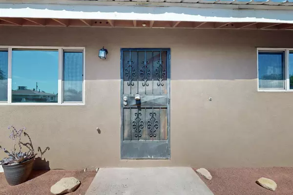 Albuquerque, NM 87107,2913 8TH ST NW