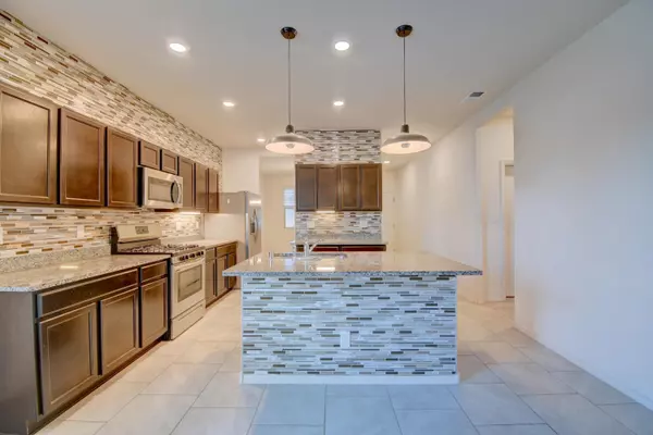 Rio Rancho, NM 87144,2233 SOLARA LOOP NE