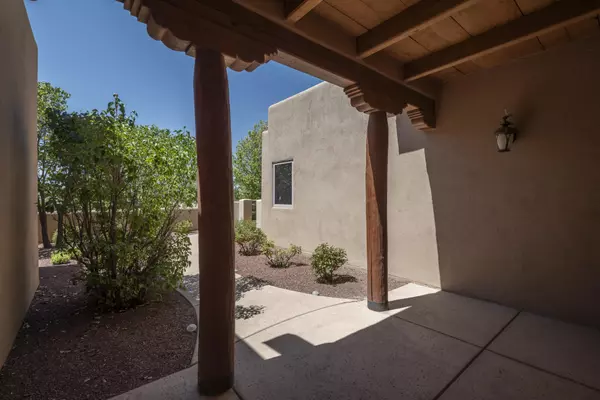 Corrales, NM 87048,510 Albino RD