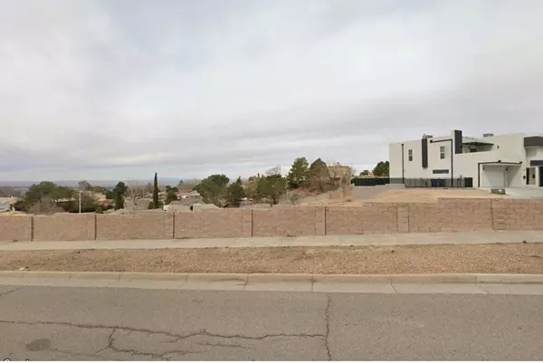 Albuquerque, NM 87112,13901 Lomas BLVD NE #20-A-5