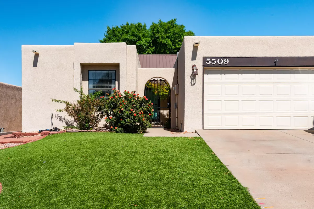 Albuquerque, NM 87111,5509 COMPADRE CT NE