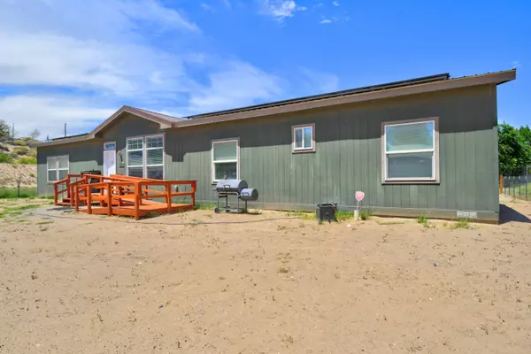 2933 MAPLEWOOD DR SW, Albuquerque, NM 87121
