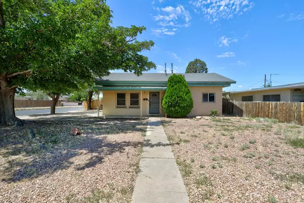 601 DALLAS ST NE, Albuquerque, NM 87108