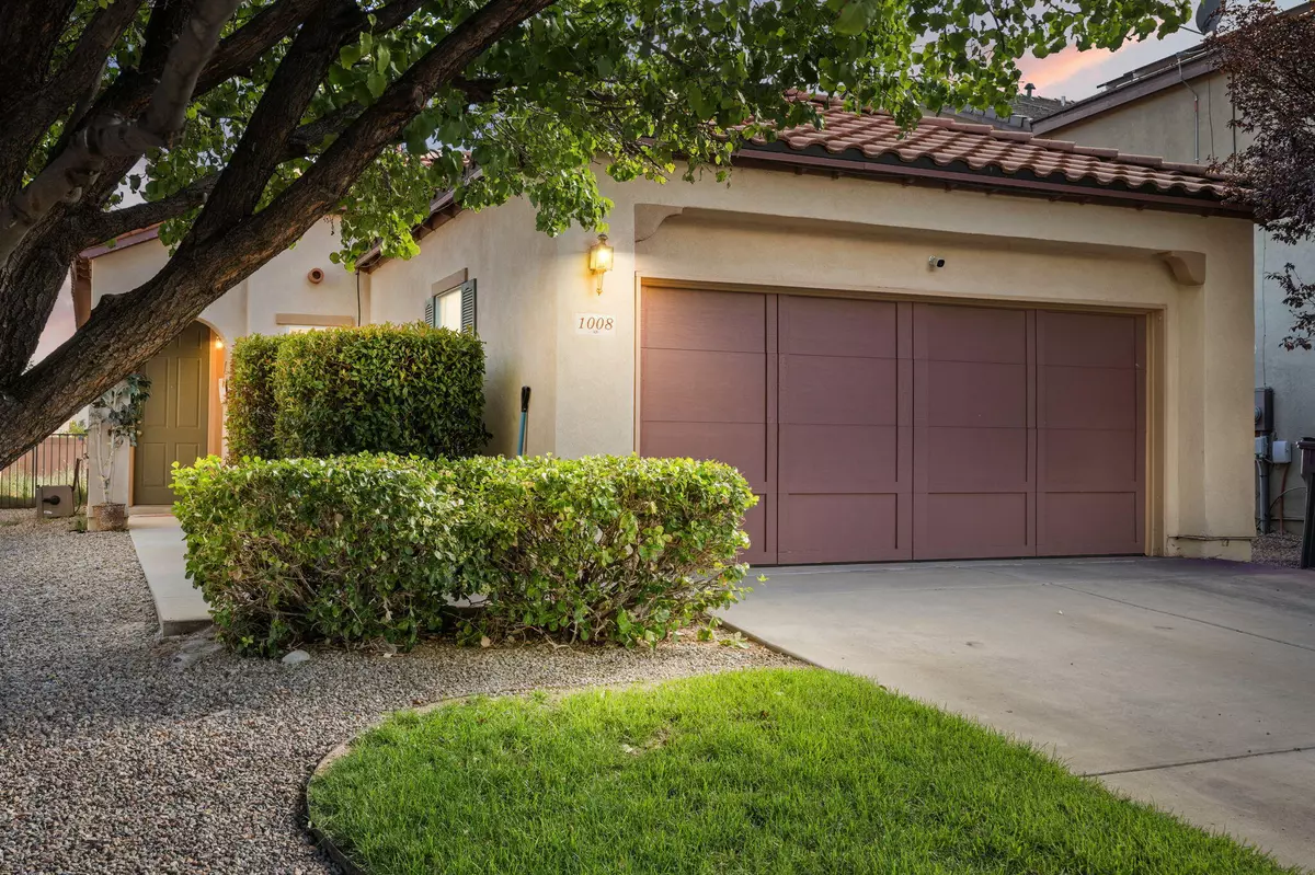 Rio Rancho, NM 87144,1008 WATERFALL DR NE