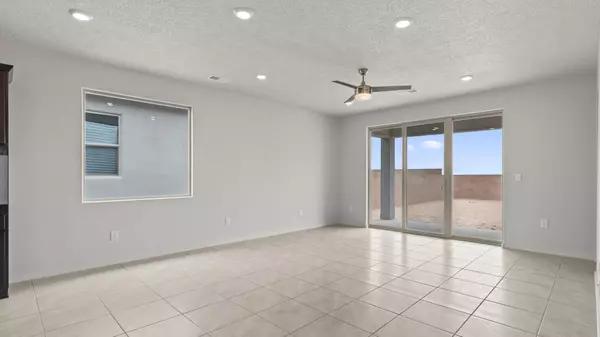 Rio Rancho, NM 87144,6746 Clayton DR NE
