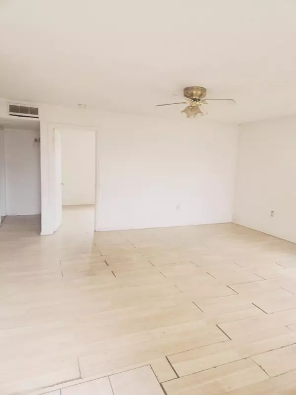 Albuquerque, NM 87105,2142 ISLETA BLVD SW