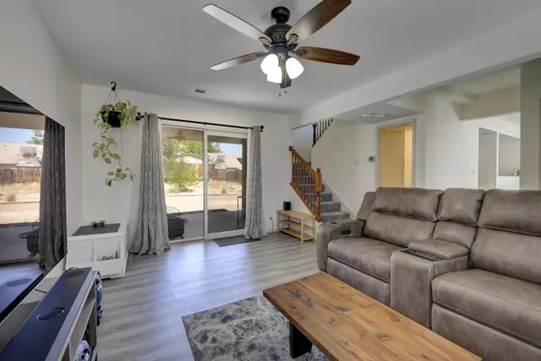 Rio Rancho, NM 87144,1752 BLUEBERRY DR NE