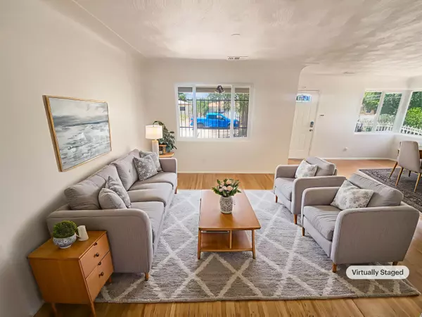 Albuquerque, NM 87108,916 DAKOTA ST SE
