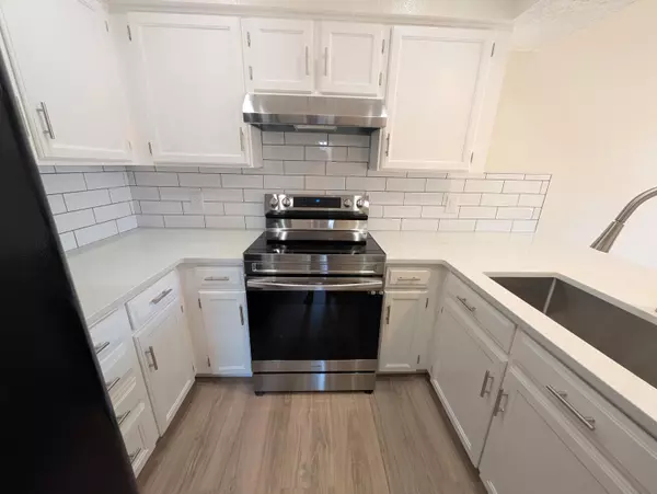 Albuquerque, NM 87111,6424 Monte Serrano