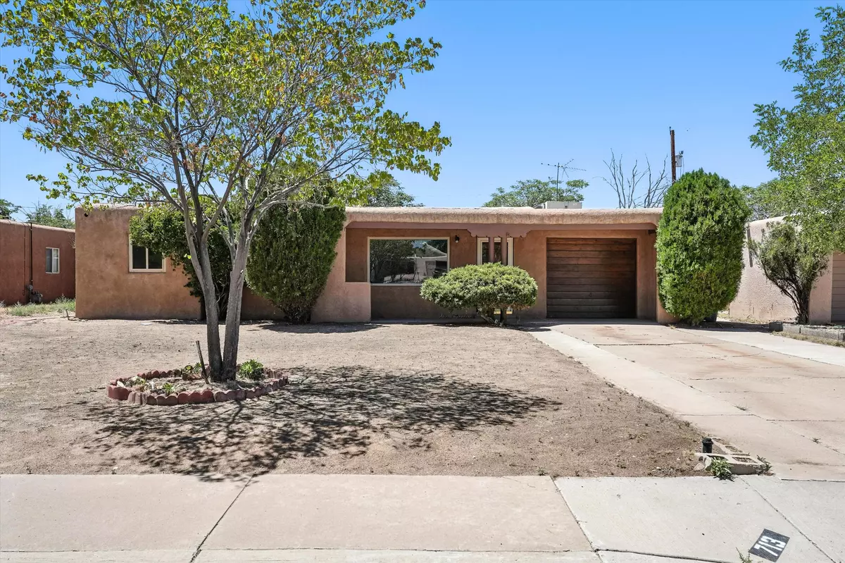 Albuquerque, NM 87108,713 LA VETA DR