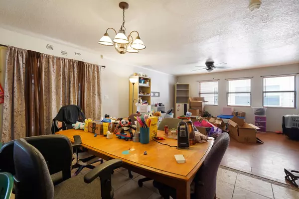 Albuquerque, NM 87121,527 WHISPER MESA ST SW