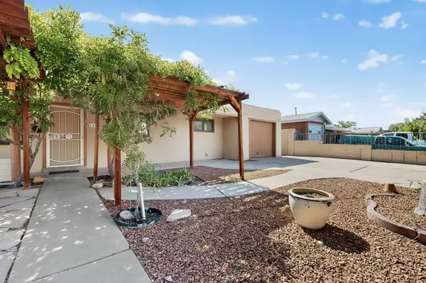 Albuquerque, NM 87110,1416 KENTUCKY ST NE