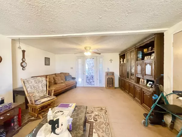 Moriarty, NM 87035,61 SORREL AVE