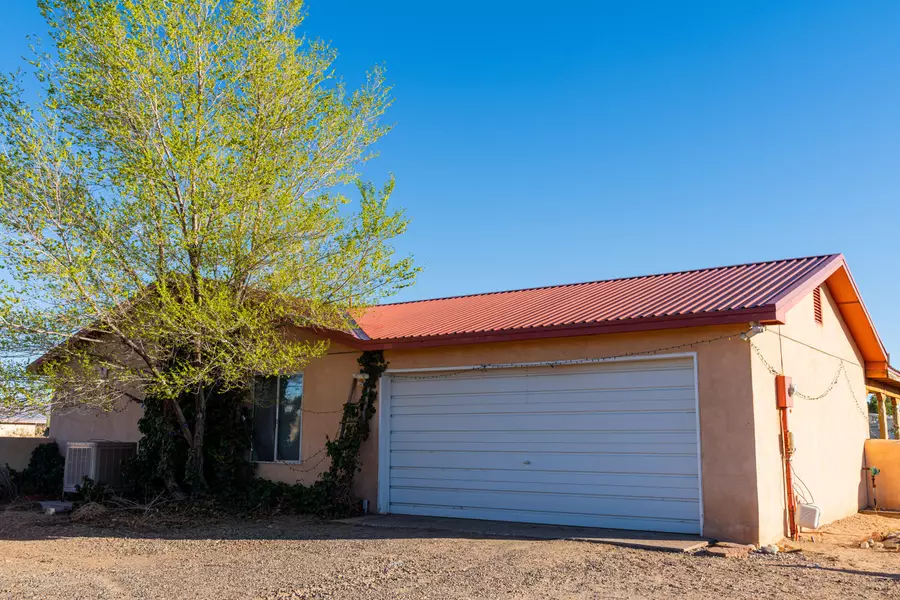605 CAMINO DE LA TIERRA, Corrales, NM 87048