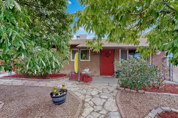 530 CORONADO DR, Bernalillo, NM 87004