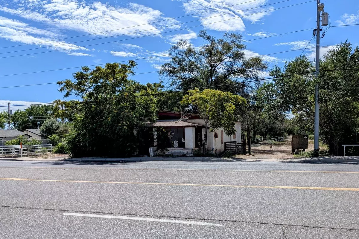Belen, NM 87002,1129 S MAIN ST