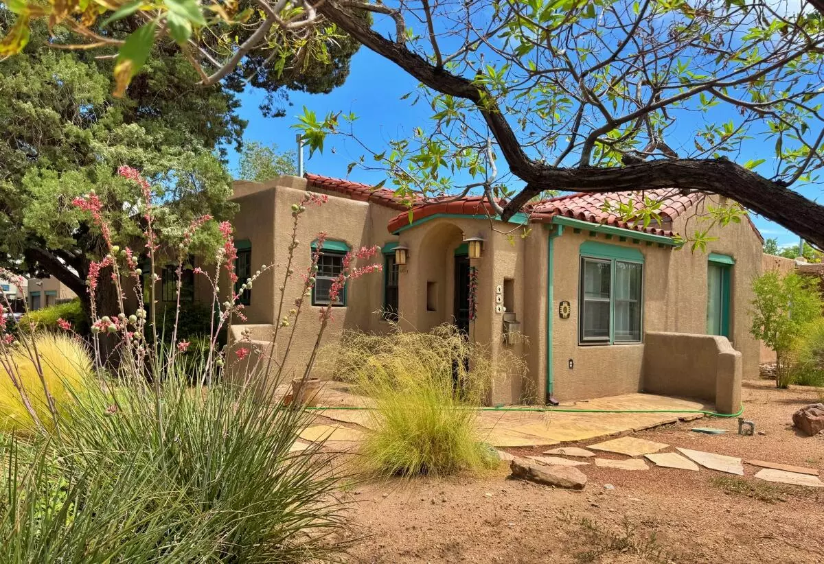 Albuquerque, NM 87106,444 Amherst DR NE