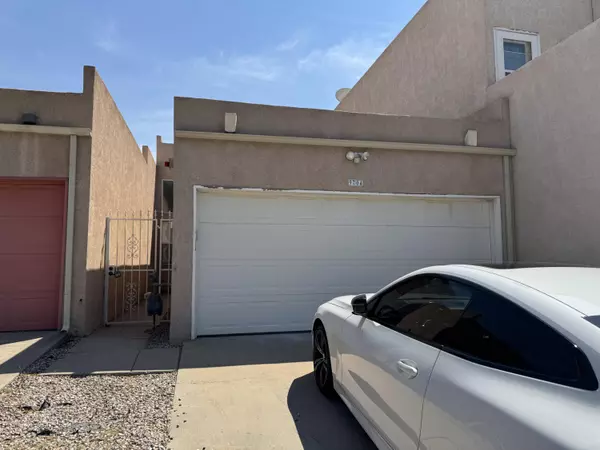 9704 LAGRIMA DE ORO RD NE, Albuquerque, NM 87111